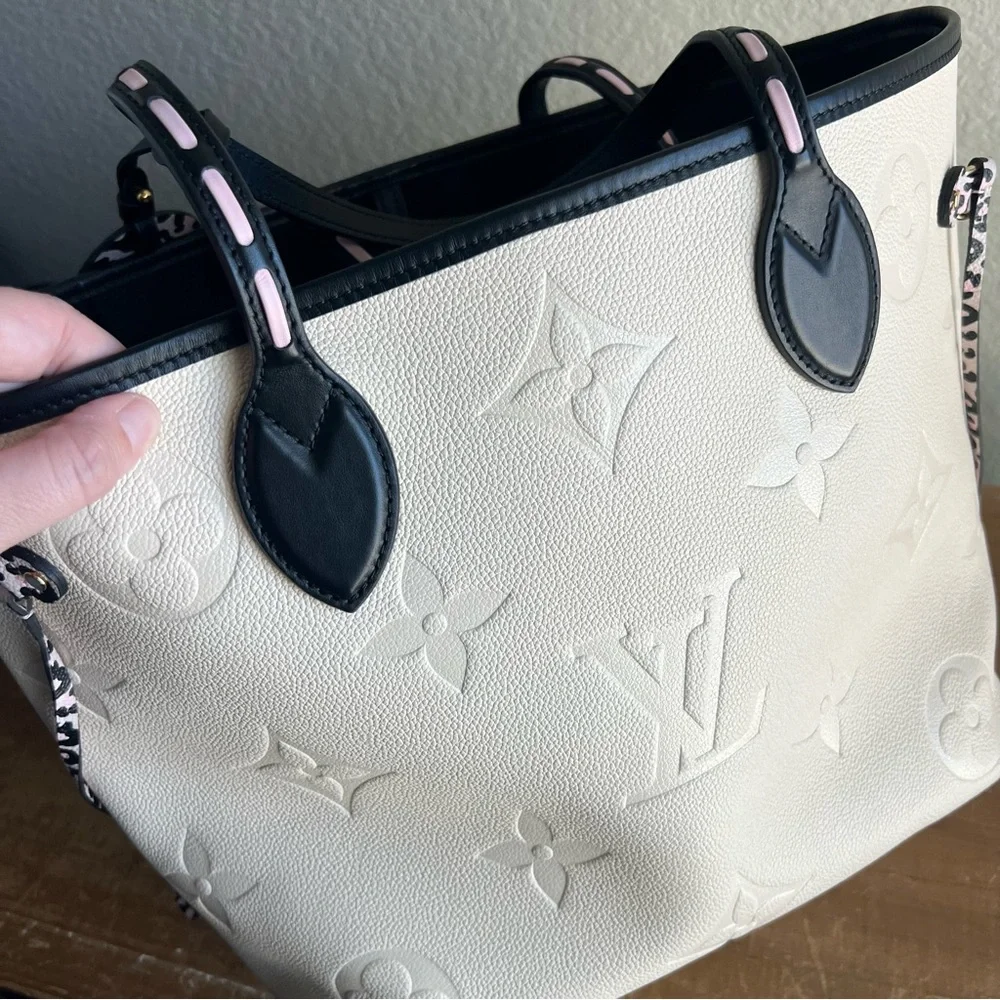💸 SOLD• ✨MORE PHOTOS✨ Louis Vuitton Wild at Heart Neverfull MM - Picture 2 of 13